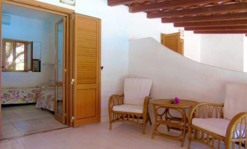 CHAMBRE DOUBLE AVEC VUE SUR LA PISCINE